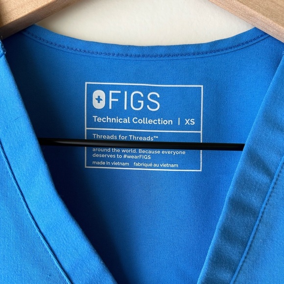 Catarina One-Pocket Scrub Top - Picture 2 of 3